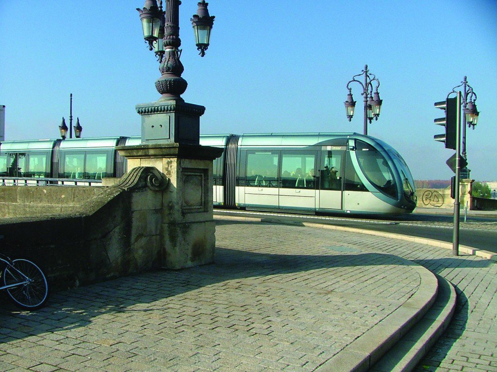 Comportement dynamique des métros et tramways